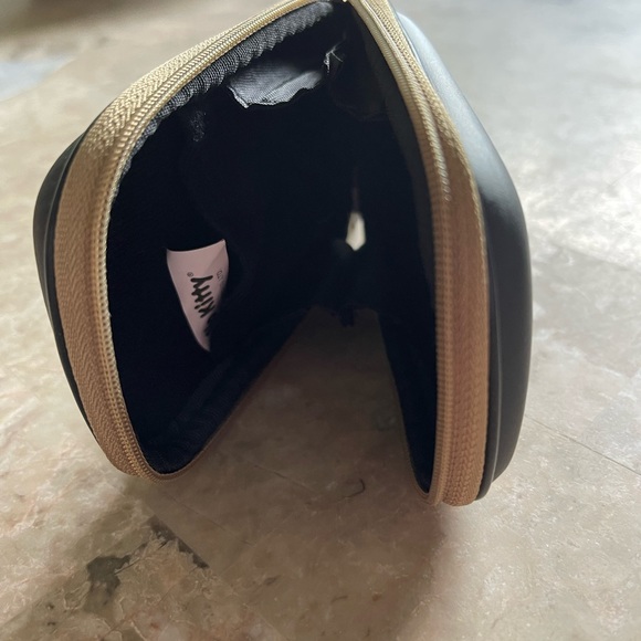 Hello Kitty Multipurpose Zippered Case - Picture 3 of 4